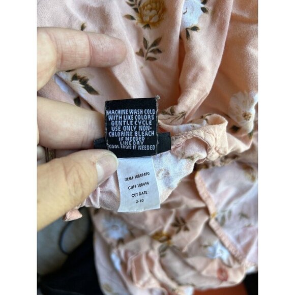 Torrid Womens Pink Peach Sleeveless Tank Blouse Size 3 (3X) Plus V-Neck  Floral - Picture 7 of 7